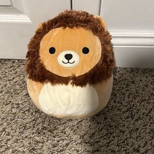 Francis the Lion “8 Squishmallow (tag detached but includes)